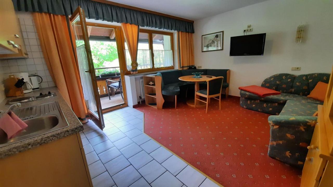Gaestehaus Almrausch, Ferienanlage Mit Pool Nassereith Exterior foto